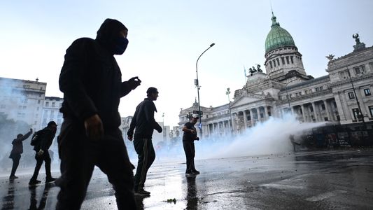 El Gobierno denunció penalmente a los manifestantes por los incidentes frente al Congreso