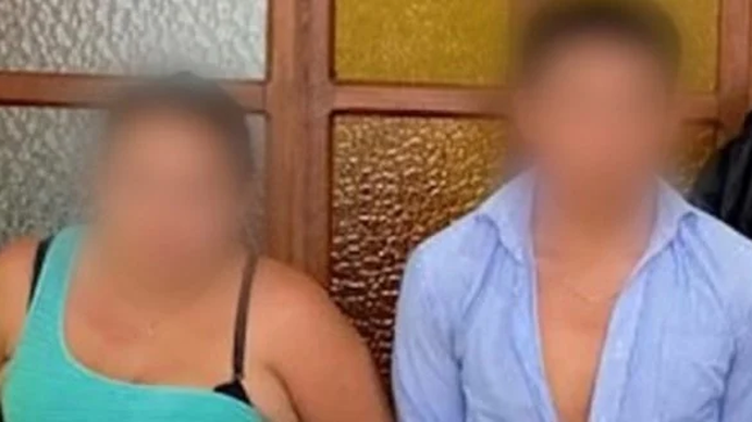 Niño torturado por su mamá y padrastro podría no volver a hablar ni caminar
