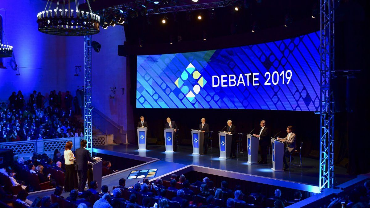 Un grupo de organizaciones civiles y especialistas pide que los candidatos adhieran a un Acuerdo Social Anticorrupción
