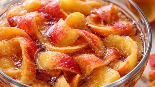 Truco de mezclar vinagre y cáscaras de durazno en casa: para qué sirve y por qué lo recomiendan