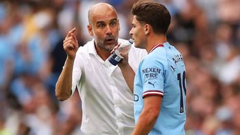 Pep Guardiola volvió a elogiar a Julián Álvarez. Pep Guardiola volvió a elogiar a Julián Álvarez.