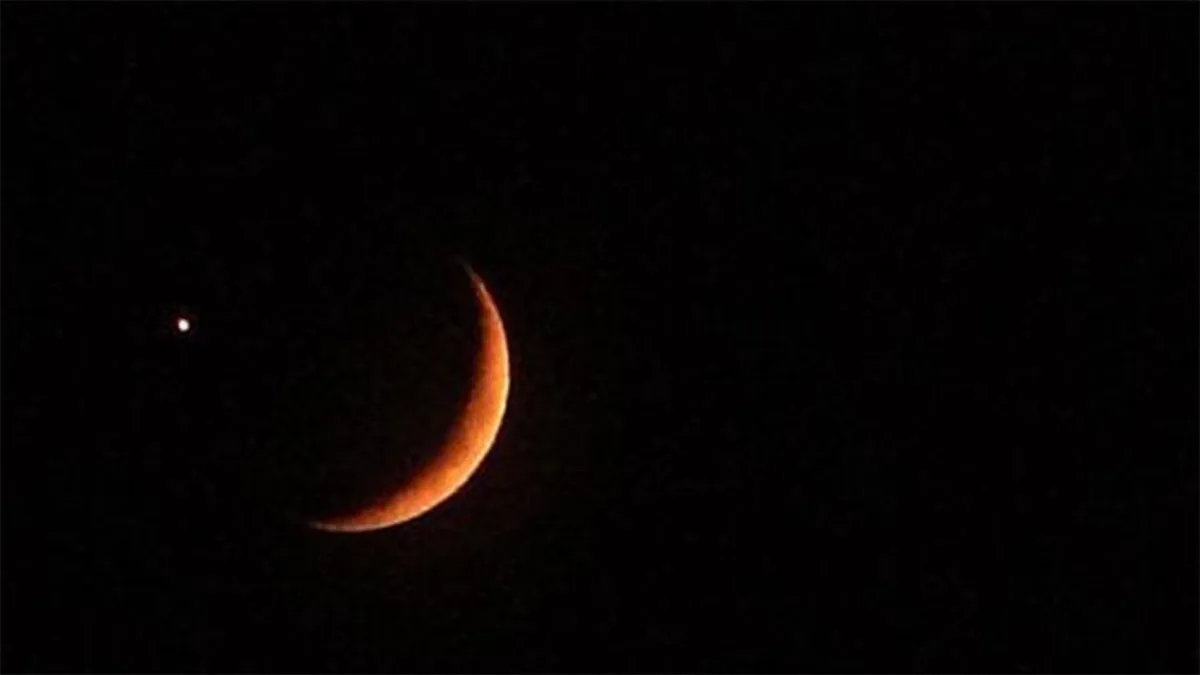 Foto: La luna enfrenta a Marte. Internet.