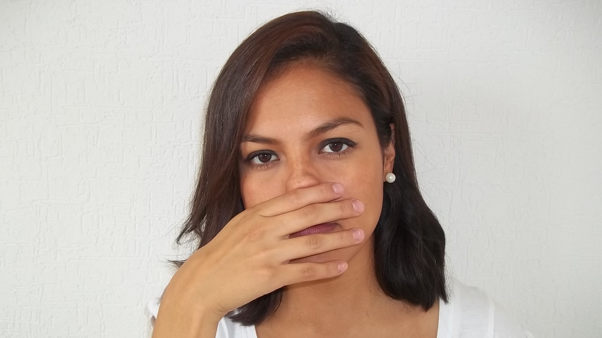 PARA LOS PSICÓLOGOS: Qué significa tocarse la nariz al hablar