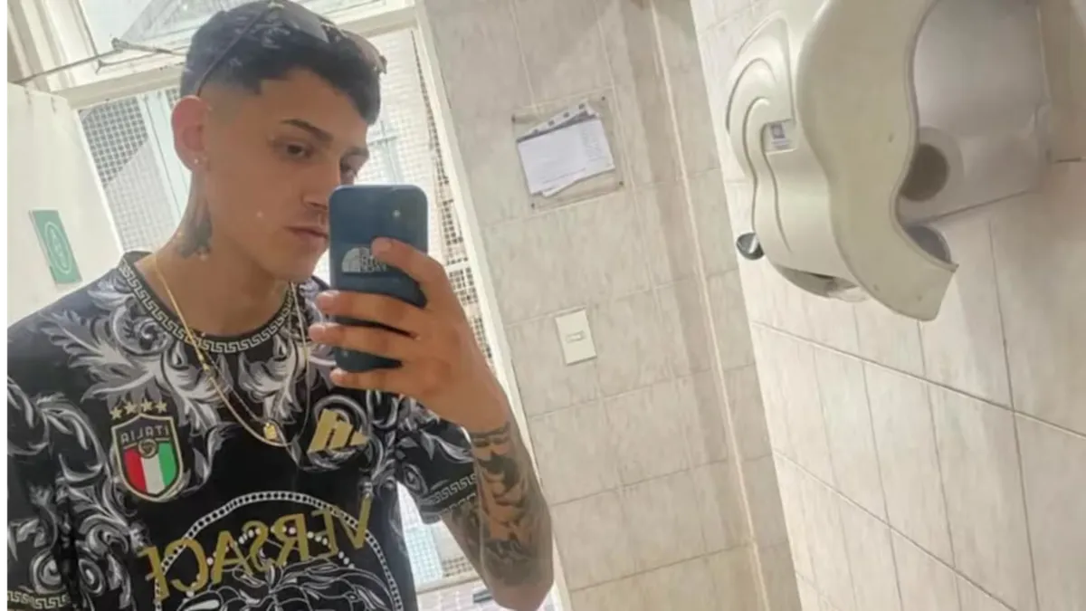 El joven pelea por su vida en el Hospital Ballestrini (Foto: X @martinezmerce18)