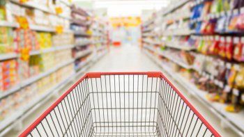 Indec: en abril las ventas en supermercados cayeron 12,6% y 22,9% en los shoppings de forma interanual