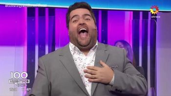 Mirá el momento en el que Barassi se hizo pis encima en vivo