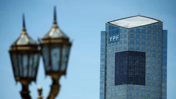 Nuevo revés para Burford: la Cámara de Nueva York suspendió todas las apelaciones del juicio YPF