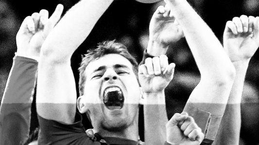 El arquero español Iker Casillas anunció su retiro tras más de 20 años de carrera
