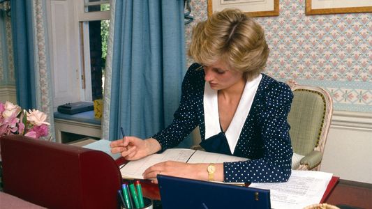 Dolor y persecución: qué revelan las cartas de Lady Di escribió sobre su relación con el príncipe Carlos