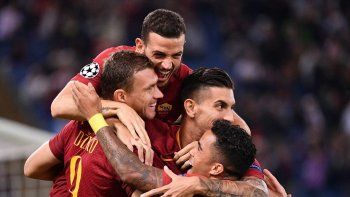 Roma goleó a Viktoria Pilsen con tres de Dzeko