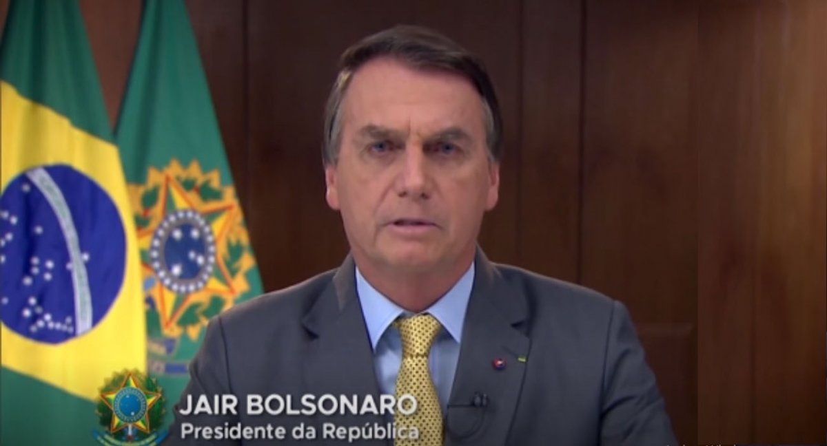 Jair Bolsonaro habló por cadena nacional y prometió vacunas para todos los brasileños (Foto: AP).
