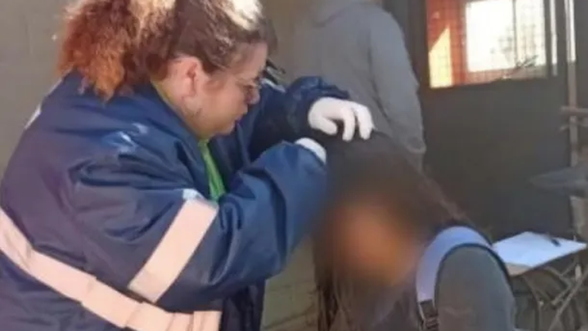 La alumna fue asistida por el Servicio de Atención Médica de Emergencias (SAME)