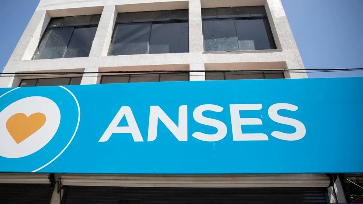 ANSES: Los jubilados de la mínima recibirán en febrero un bono de 70 mil pesos. (Foto: archivo)