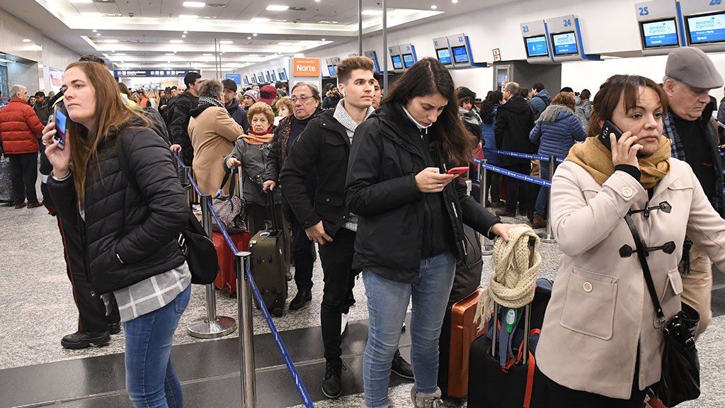 En el Gobierno culparon al kirchnerismo por el conflicto con pilotos y Aeronavegantes