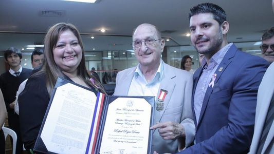 Junta Municipal de Asunción entrega reconocimiento a película paraguaya