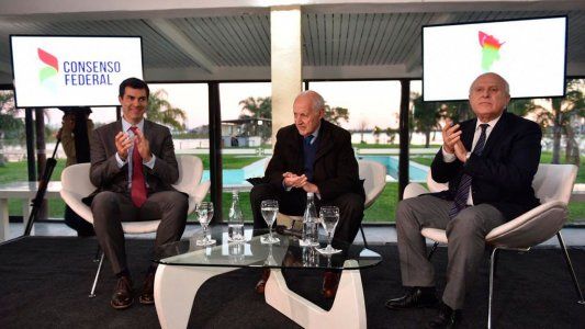 Lavagna y Urtubey llaman a romper la polarización y denuncian que existen “poderes que actúan a espaldas de la población”