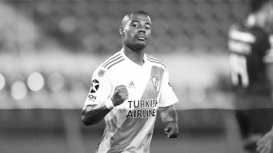 Alivio para Gallardo: Nicolás de la Cruz renovó su contrato hasta 2023