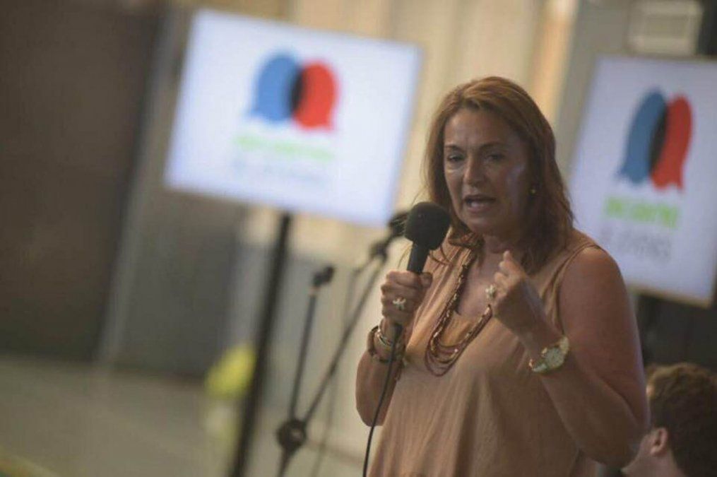 Aborto: la diputada que proponía extraer el feto y colocarlo a incubar puso un freno y ahora consulta a especialistas