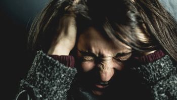 Se tatuó el delineado de ojos pero se arrepintió al ver cómo le quedó