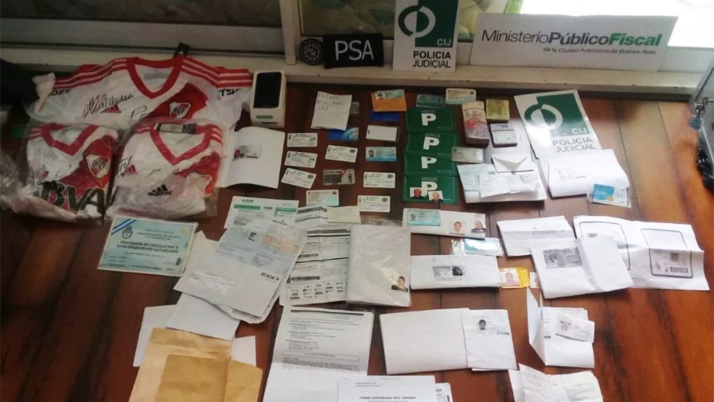 Detuvieron a un empleado de River por falsificar entradas y licencias de conducir