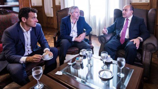Peronismo: Solá quiere ser el candidato de unidad de todas las unidades y se mostró con Manzur