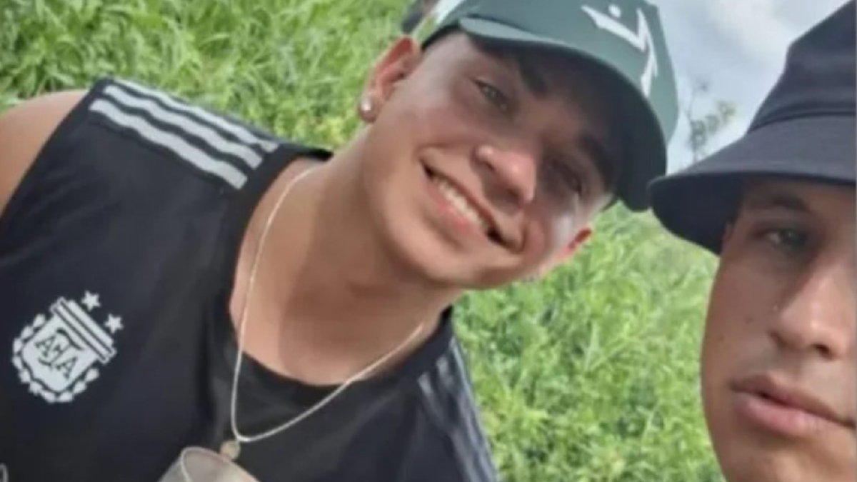 Desesperada búsqueda de dos jóvenes que cayeron al río Paraná durante la tormenta. (Foto: gentileza Clarín)