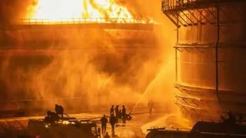 Gigantesco incendio en Cuba: explotó un segundo tanque con combustible y hay 16 personas desaparecidas