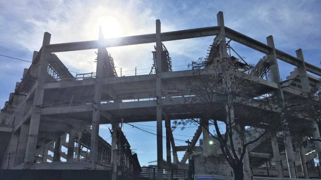 Vecinos en pie de guerra contra el estadio que el Grupo La Nación construye en Villa Crespo