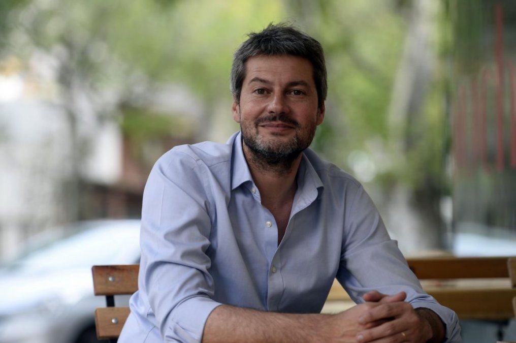El Ministro de Turismo y Deporte aclaró que las autoridades sanitarias definirán si el fútbol se suspende o no.