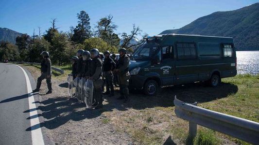Conflicto mapuche: 190 efectivos de las fuerzas federales llegaron a Río Negro para reforzar la seguridad