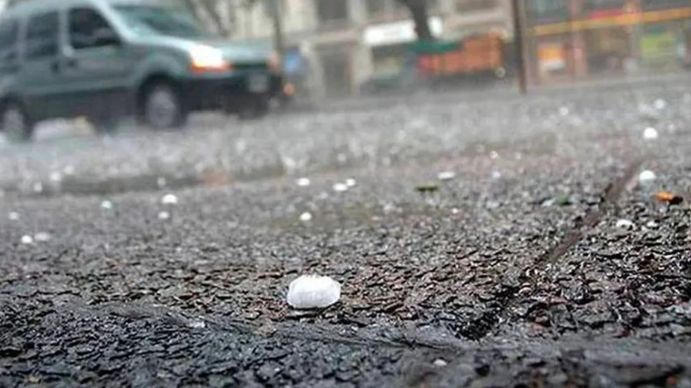 Granizo en el AMBA: qué dice el SMN sobre la tormenta que llega este domingo