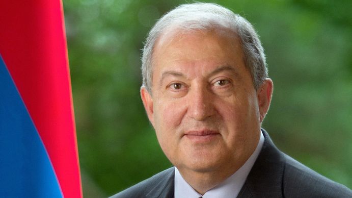 Renunció el presidente de Armenia por no poder influir lo suficiente en tiempos difíciles