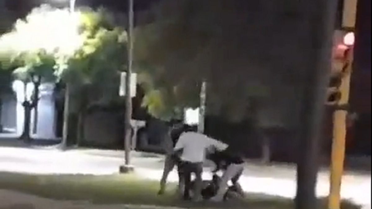 Las imágenes de la impactante agresión (Foto: captura de video).