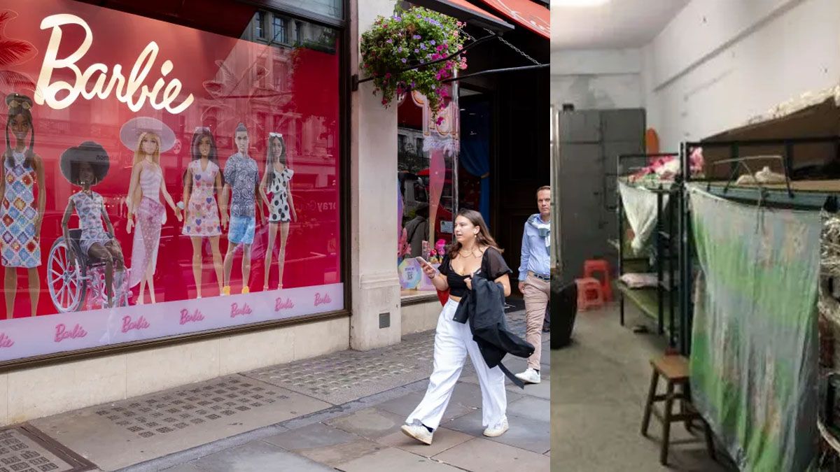 Una mujer camina frente a un aviso de las muñecas Barbie. A la derecha, las 