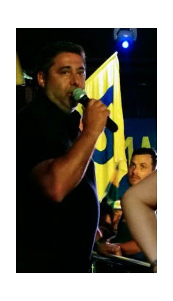 El vergonzoso cántico de Angelici antes del partido: “Y una gallina matar”