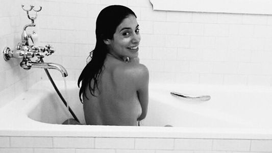 Agustina Córdova desnuda en la bañera: dos fotos para volarte la cabeza