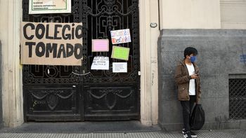 El Gobierno porteño le pedirá a las familias de los estudiantes del Mariano Acosta $1,5 millón diario por la toma