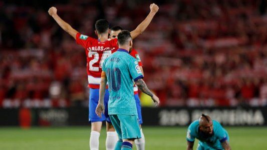 Volvió Messi, pero Barcelona perdió con Granada y sigue sin levantar cabeza