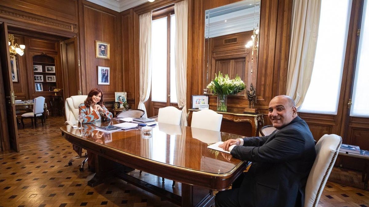 Juan Manzur con Cristina Kirchner antes de la presentación en el Senado.