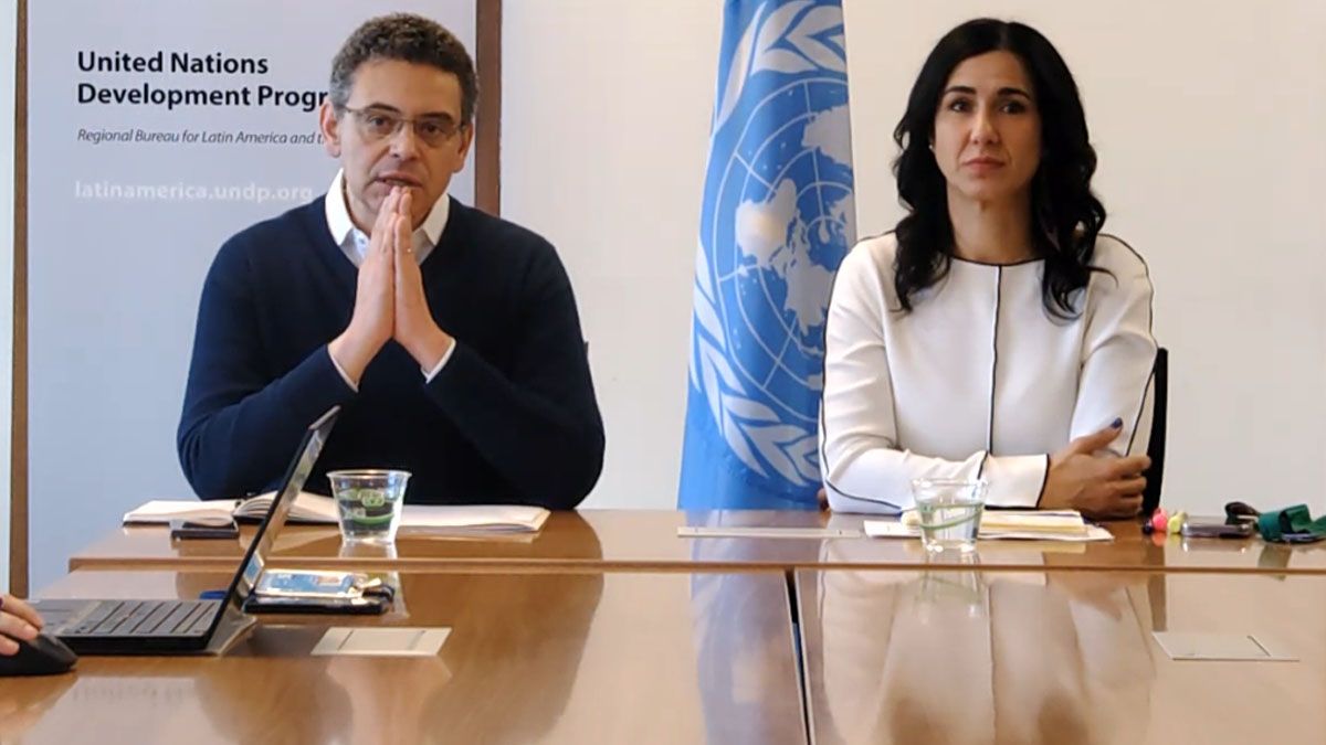 Pedro Conceição, director del Informe del Desarrollo Humano y Michelle Muschett, la Directora Regional del PNUD,  en la presentación en la que participó A24.com (Foto: Captura de TV)  