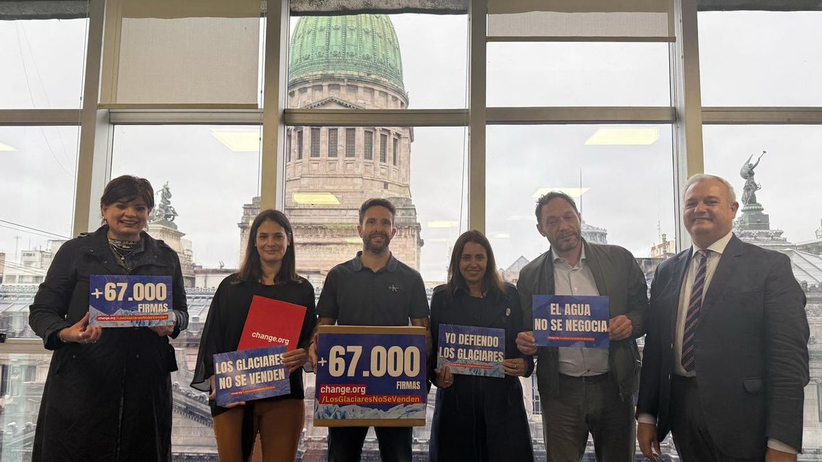 De izquierda a derecha los diputados María Inés Zigarán, Mariela Coletta, Marcelo Alejandro Corti, Carolina Basualdo, Maximiliano Ferraro y Pablo Farías. (Foto: prensa Change.com).