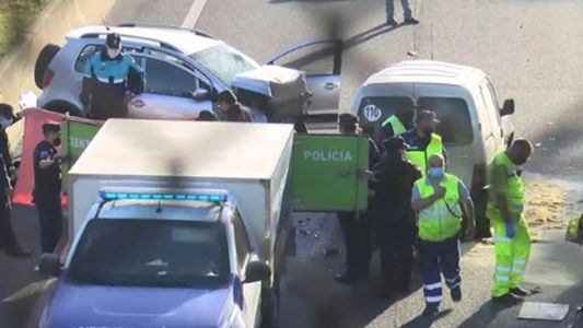 Choque en Acceso Oeste: subió de contramano, manejó en zigzag y provocó el peor final