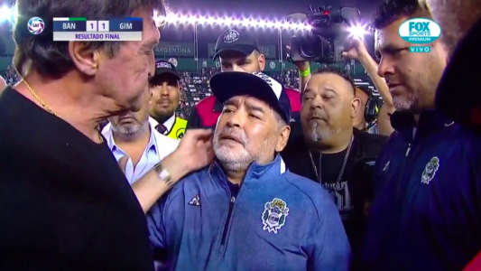 El imperdible diálogo entre Maradona y Falcioni tras el partido: Esto es lo que nos da vida