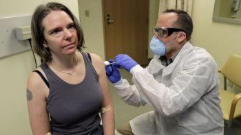 Prueban una vacuna en Estados Unidos y en China aseguran haber desarrollado la suya con éxito