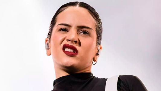 El dramático momento que vivió Rosalía en una entrevista: entró en pánico y salió corriendo