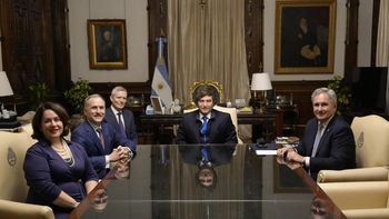 milei recibio en casa rosada al nuevo embajador de estados unidos, peter lamelas milei recibio en casa rosada al nuevo embajador de estados unidos, peter lamelas