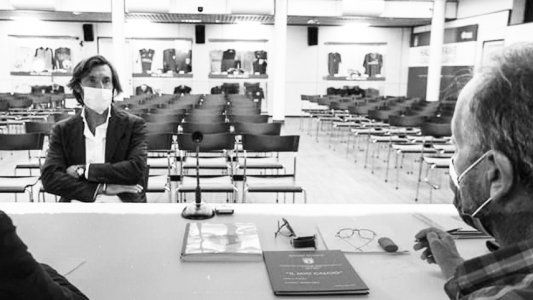 Pirlo se recibió de técnico con una tesis inspirada en Cruyff