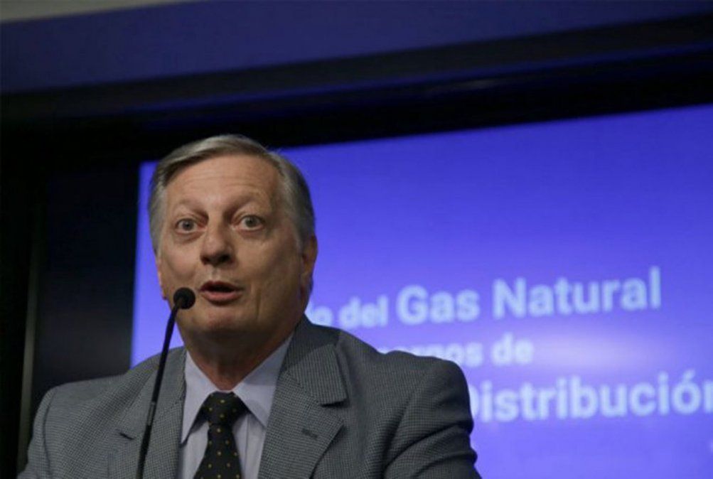 Aranguren: “La mitad de la población va a pagar $700 de gas por mes”