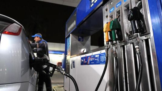 Ante la falta de gasoil, YPF aumenta los precios para los vehículos extranjeros