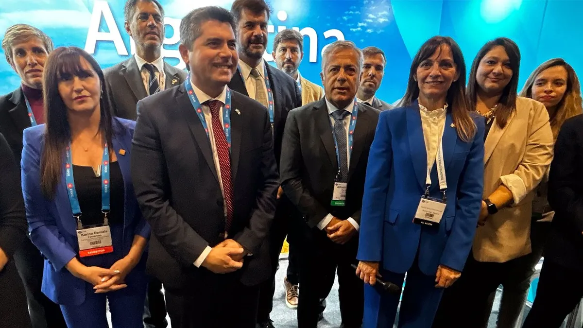 Los gobernadores Alfredo Cornejo y Marcelo Orrego, de Mendoza y San Juan, en la feria minera de Canadá. (Foto: UNO)